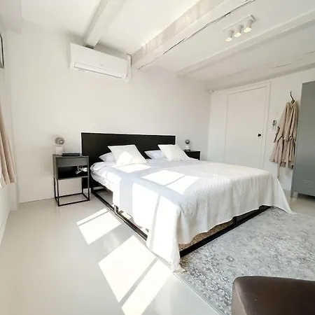 Wijnkopershuis Hendricksz * Amszterdam